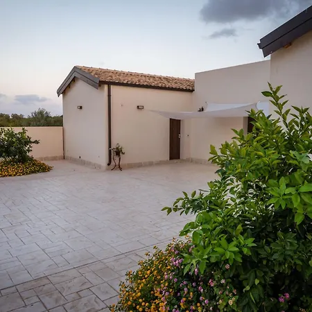 Il Gelso E L'ulivo Mit Schwimmbad By Interhome Apartment Noto