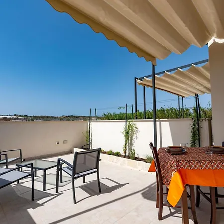 Apartment Il Gelso E L'ulivo Mit Schwimmbad By Interhome Noto