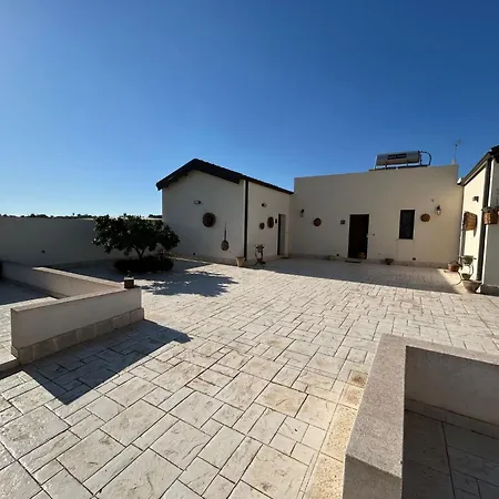 Apartment Il Gelso E L'ulivo Mit Schwimmbad By Interhome